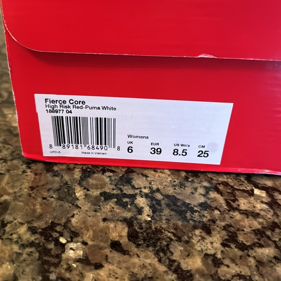 Puma Fierce Core women’s 8.5 NIB - Picture 10 of 10